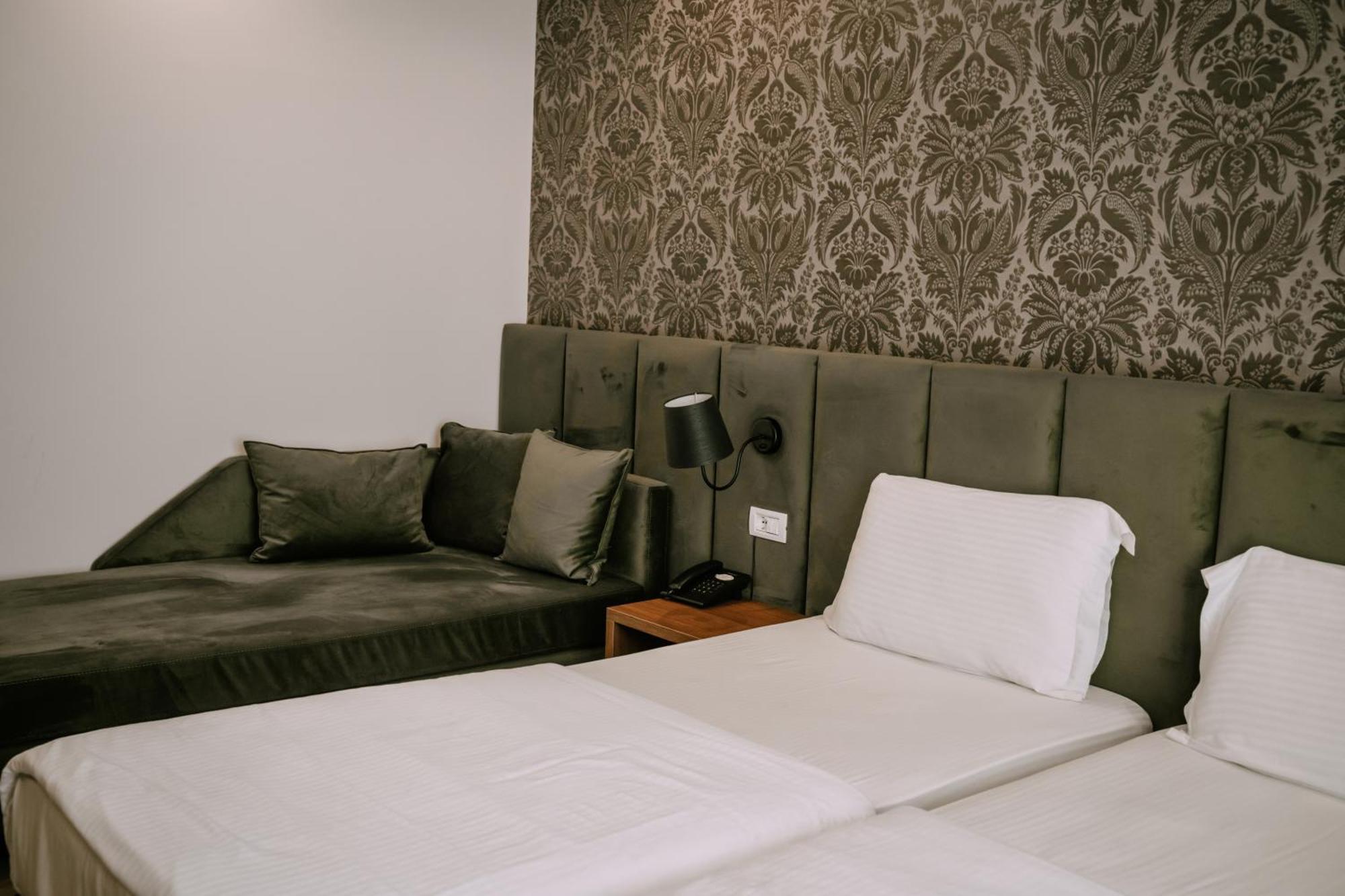 Albanian Star Hotel Kryemëdhej Extérieur photo