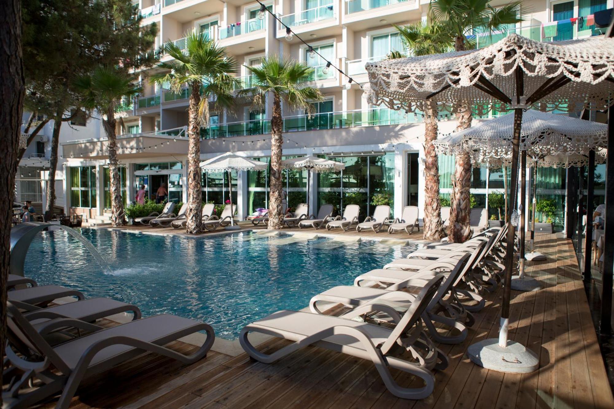 Albanian Star Hotel Kryemëdhej Extérieur photo