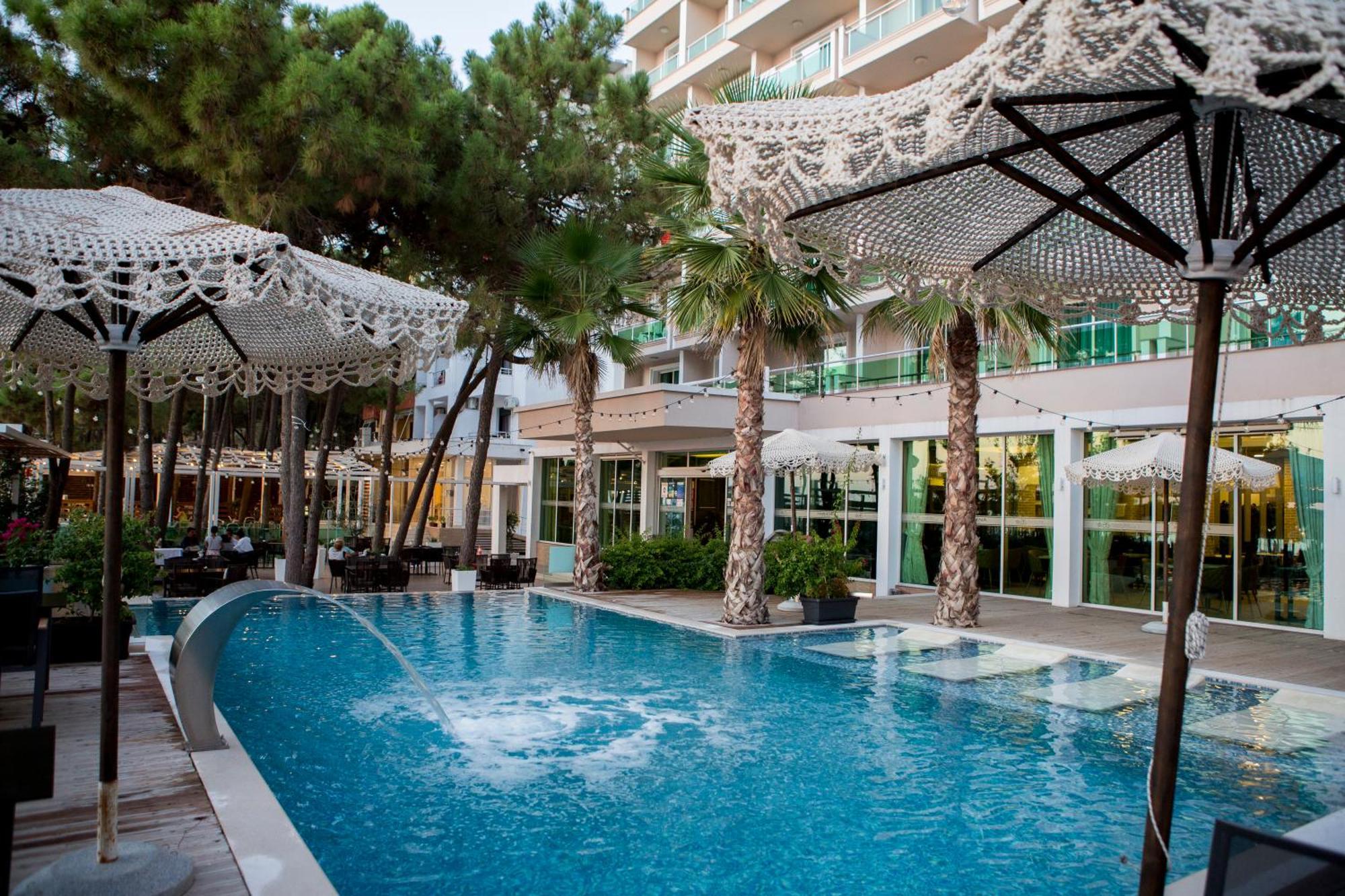 Albanian Star Hotel Kryemëdhej Extérieur photo